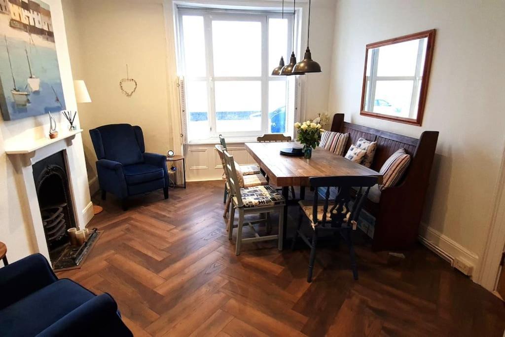 Beach View, 4 Bedroom House Opposite The Sea! Sleeps 10 Sandgate Exterior foto