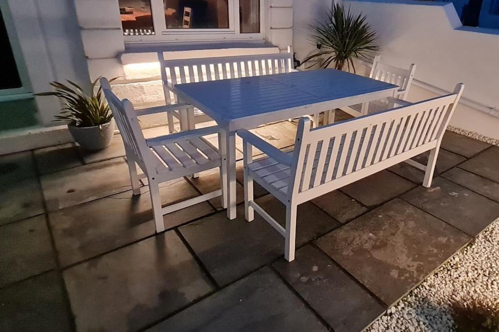 Beach View, 4 Bedroom House Opposite The Sea! Sleeps 10 Sandgate Exterior foto