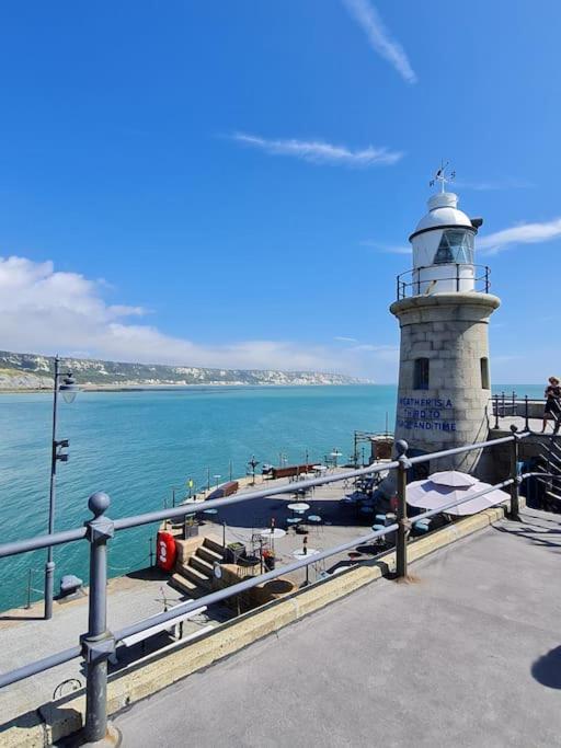 Beach View, 4 Bedroom House Opposite The Sea! Sleeps 10 Sandgate Exterior foto