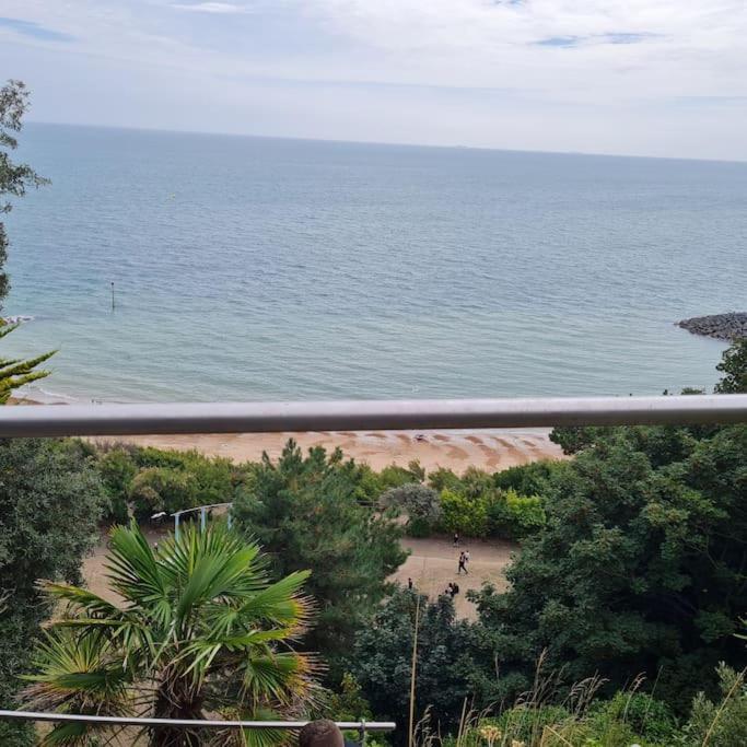 Beach View, 4 Bedroom House Opposite The Sea! Sleeps 10 Sandgate Exterior foto