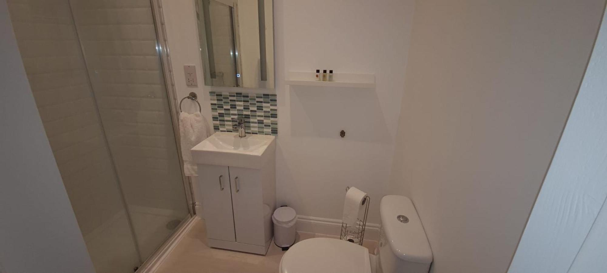 Beach View, 4 Bedroom House Opposite The Sea! Sleeps 10 Sandgate Exterior foto