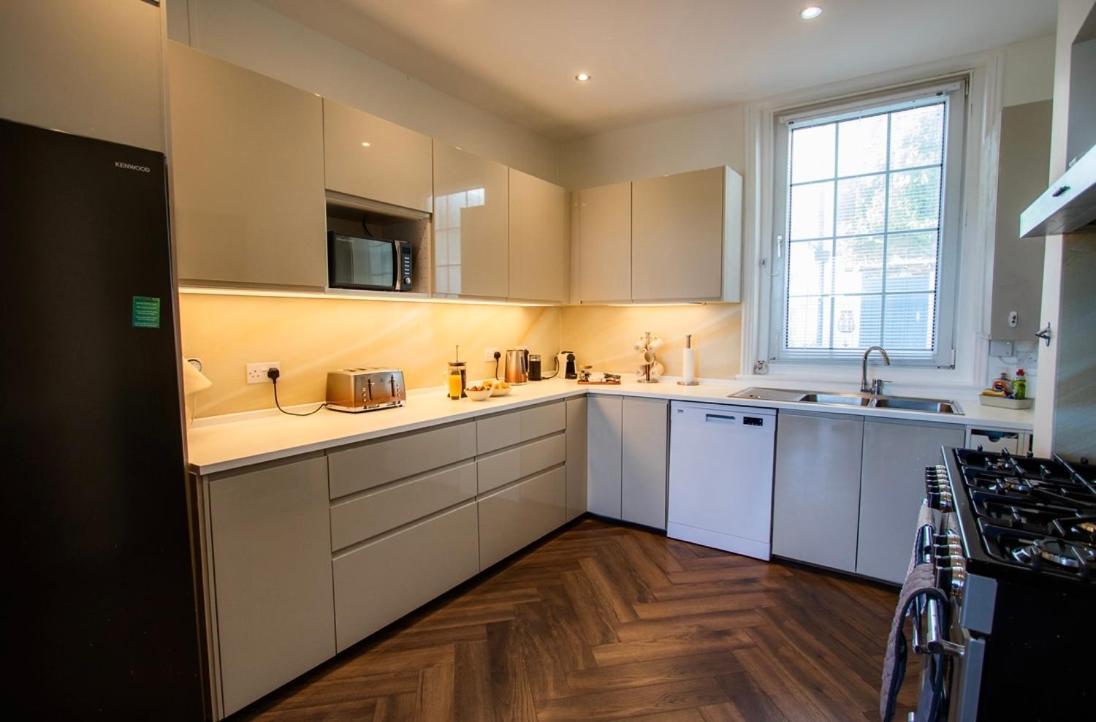 Beach View, 4 Bedroom House Opposite The Sea! Sleeps 10 Sandgate Exterior foto
