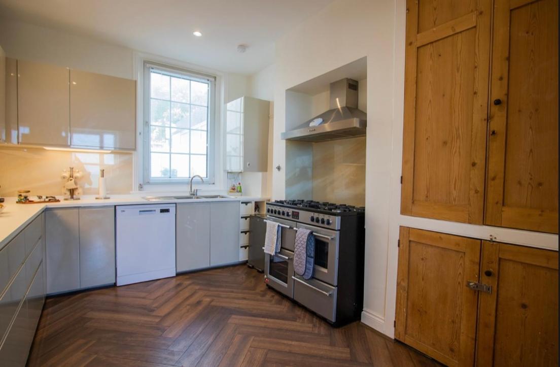 Beach View, 4 Bedroom House Opposite The Sea! Sleeps 10 Sandgate Exterior foto