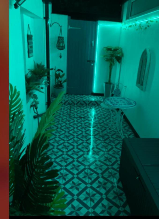 Beach View, 4 Bedroom House Opposite The Sea! Sleeps 10 Sandgate Exterior foto